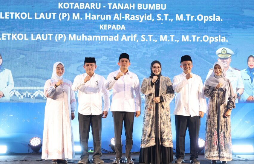 Bupati Andi Rudi Latif Apresiasi dan Sampaikan Harapan pada Pisah Sambut Danlanal Kotabaru–Tanah Bumbu