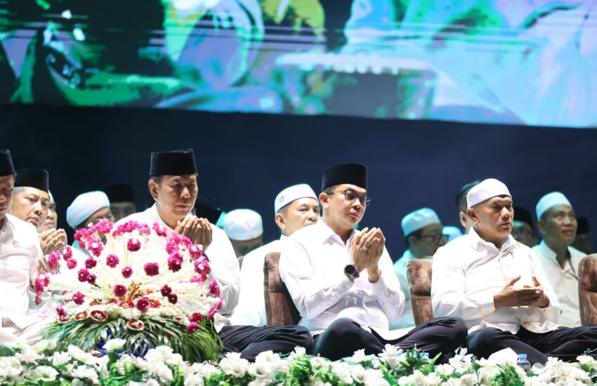 Tablik Akbar dan Haul ke-6 H. Andi Arsyad Petta Tahang Berlangsung Khidmat di Tanah Bumbu